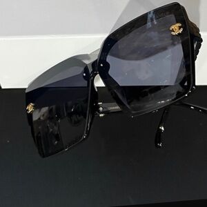 New CHANEL Elegant Auth.Black Sunglasses